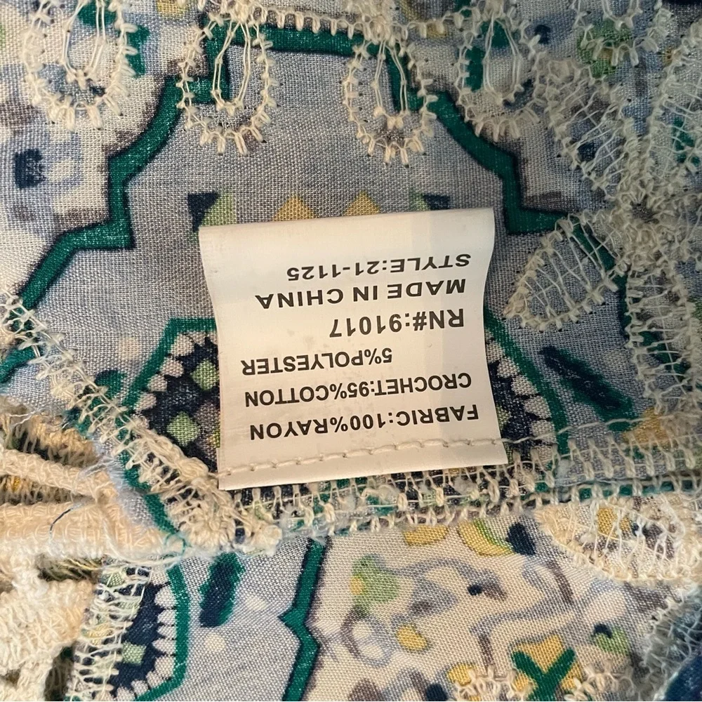 Solitaire Embroidered Bohemian Tunic! 3/4 Sleeve! Lace trim! Like new! Medium - Picture 9 of 13